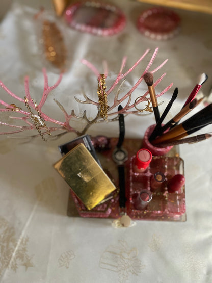 🌸 Organisateur en Résine – Arbre à Bijoux & Support Maquillage (Pièce Unique)