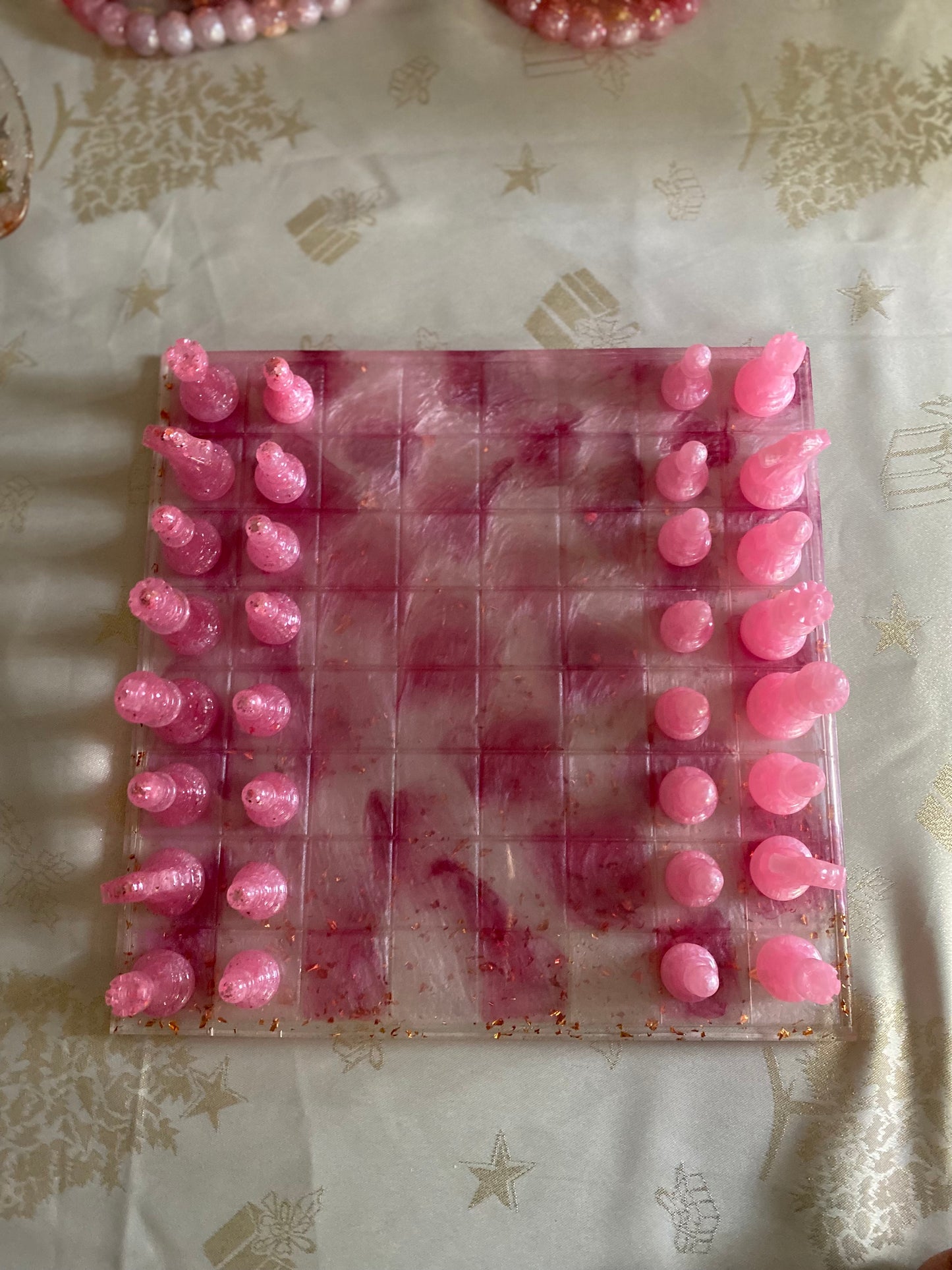 ♟️ Échiquier en Résine – Édition Spéciale Octobre Rose (Pièce Unique)