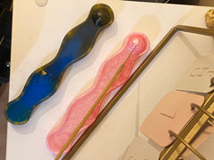 Porte-Encens Artisanal "Ondulation" – Résine Époxy Haute Brillance