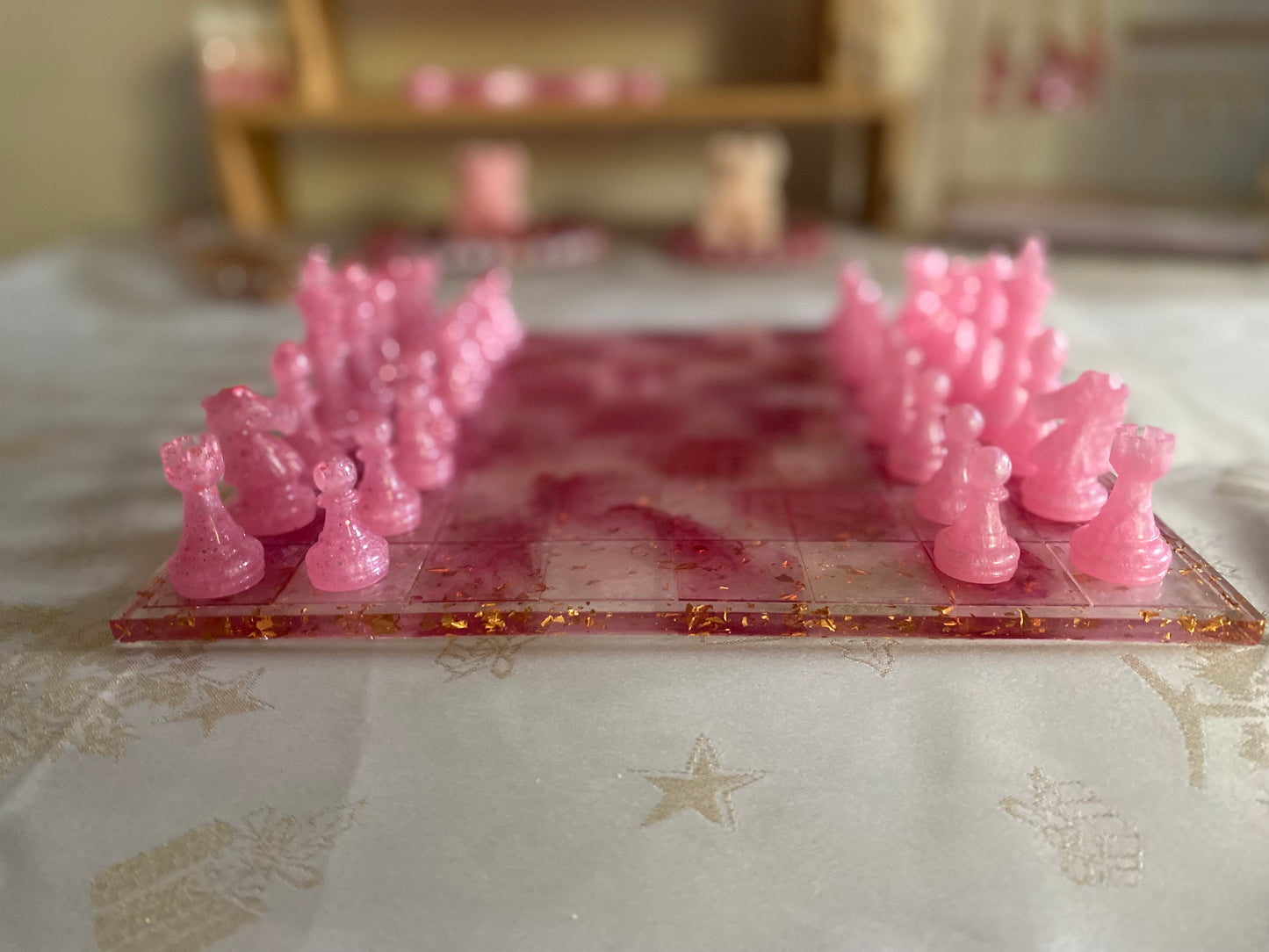 ♟️ Échiquier en Résine – Édition Spéciale Octobre Rose (Pièce Unique)