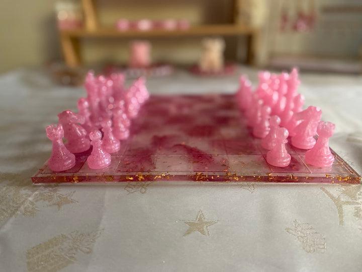 ♟️ Échiquier en Résine – Édition Spéciale Octobre Rose (Pièce Unique)